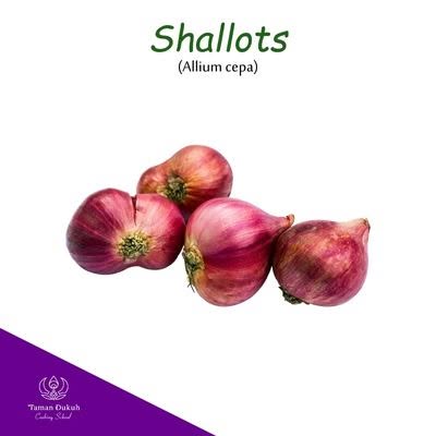 Spices & Ingredients 6 Fresh Balinese shallots (bawang merah), a fundamental aromatic.